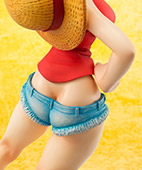 P.O.P LIMITED EDITION ナミ MUGIWARA Ver.